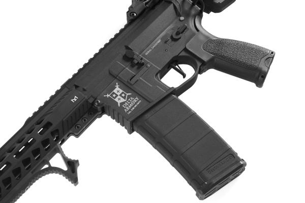 (Delta Armory)AR15 MLOK SHORT BRAVO Blackwith CNC GRIP 1